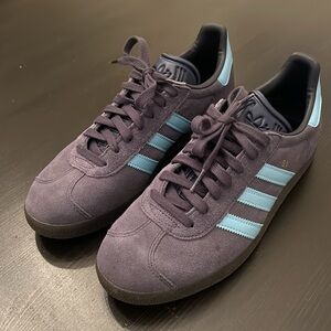 Men’s Adidas Original Gazelle Shoes, Shadow Navy/Clear Blue. RARE!